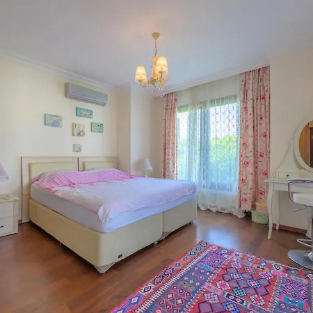 Saklıbahçe - * Bodrum